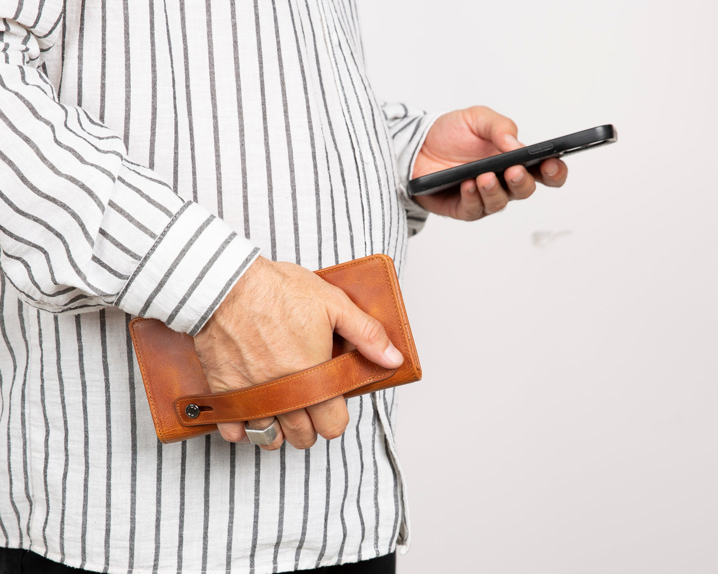 Aura Leather Universal Wallet