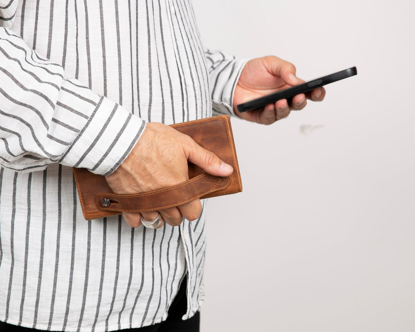 Aura Leather Universal Wallet