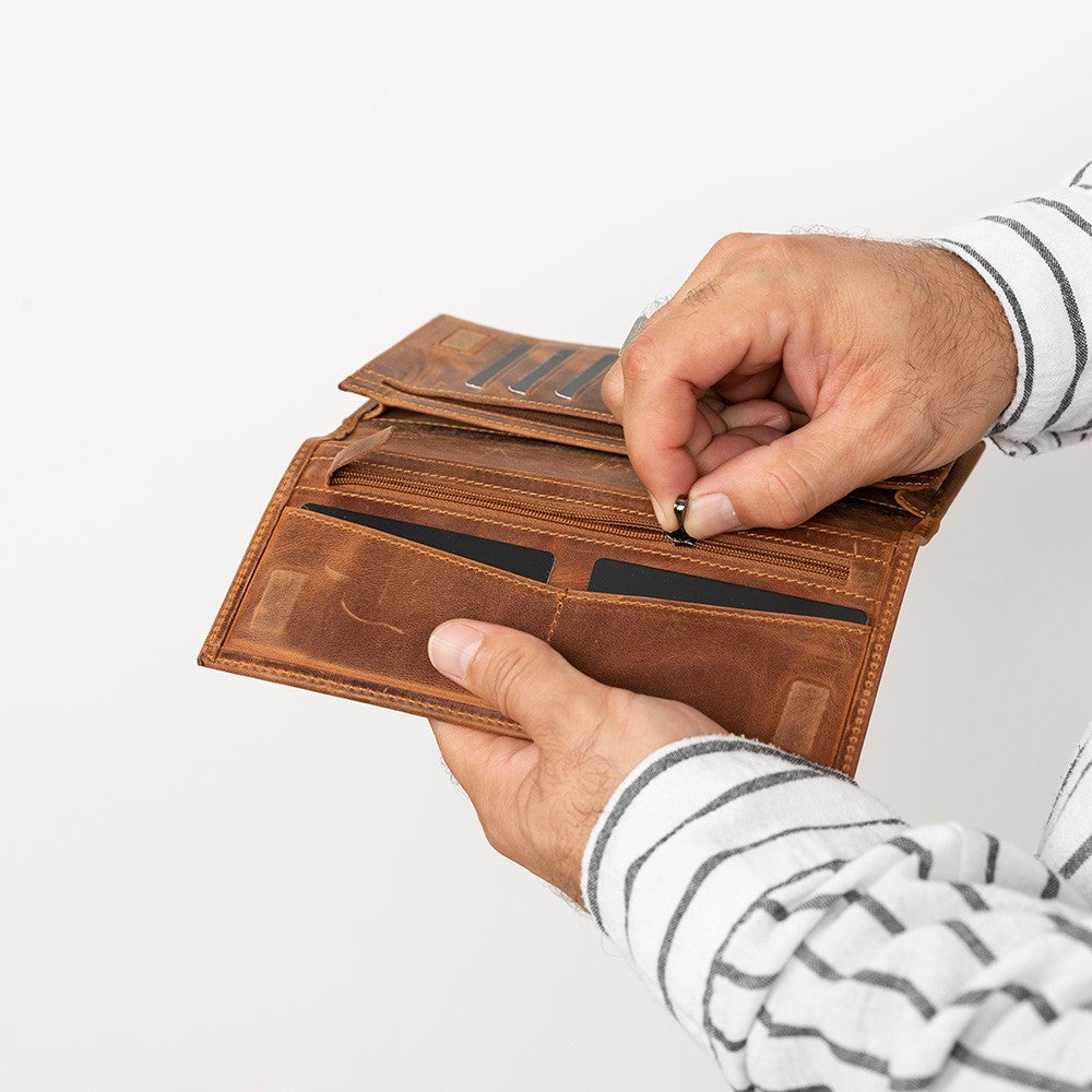 Tenuta Leather Universal Wallet