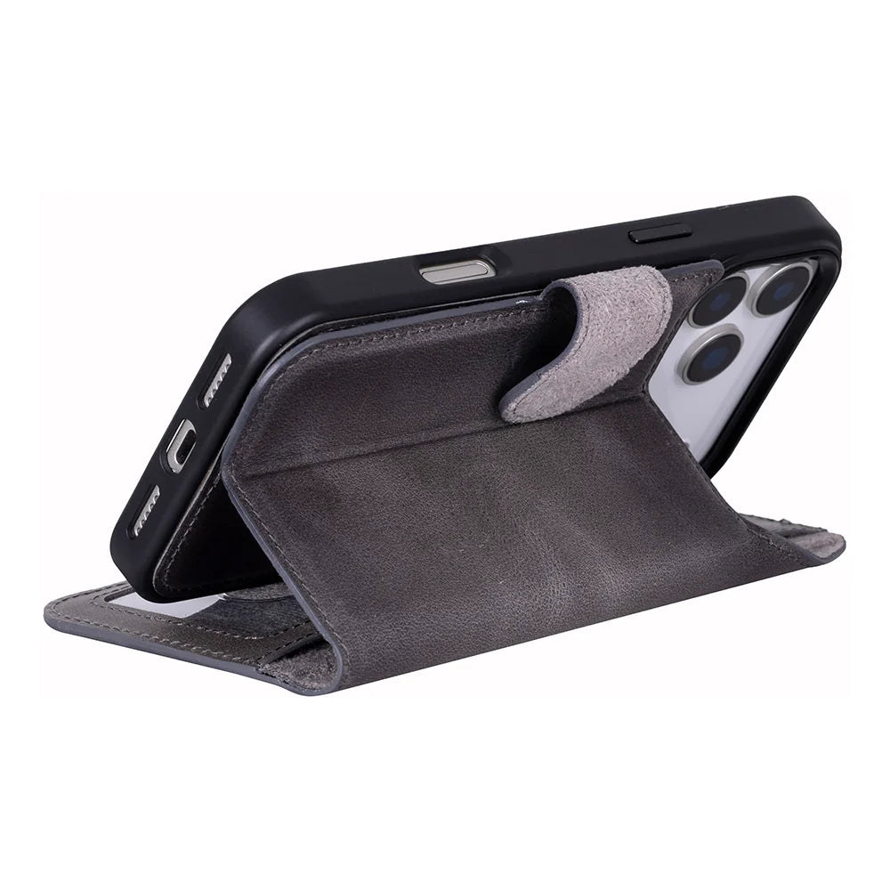 Magic iPhone 18 Pro / 17 Pro Detachable Leather Wallet Case