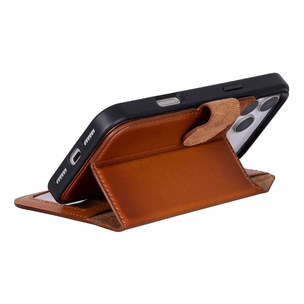 Magic iPhone 18 Pro Max / 17 Pro Max Detachable Leather Wallet Case